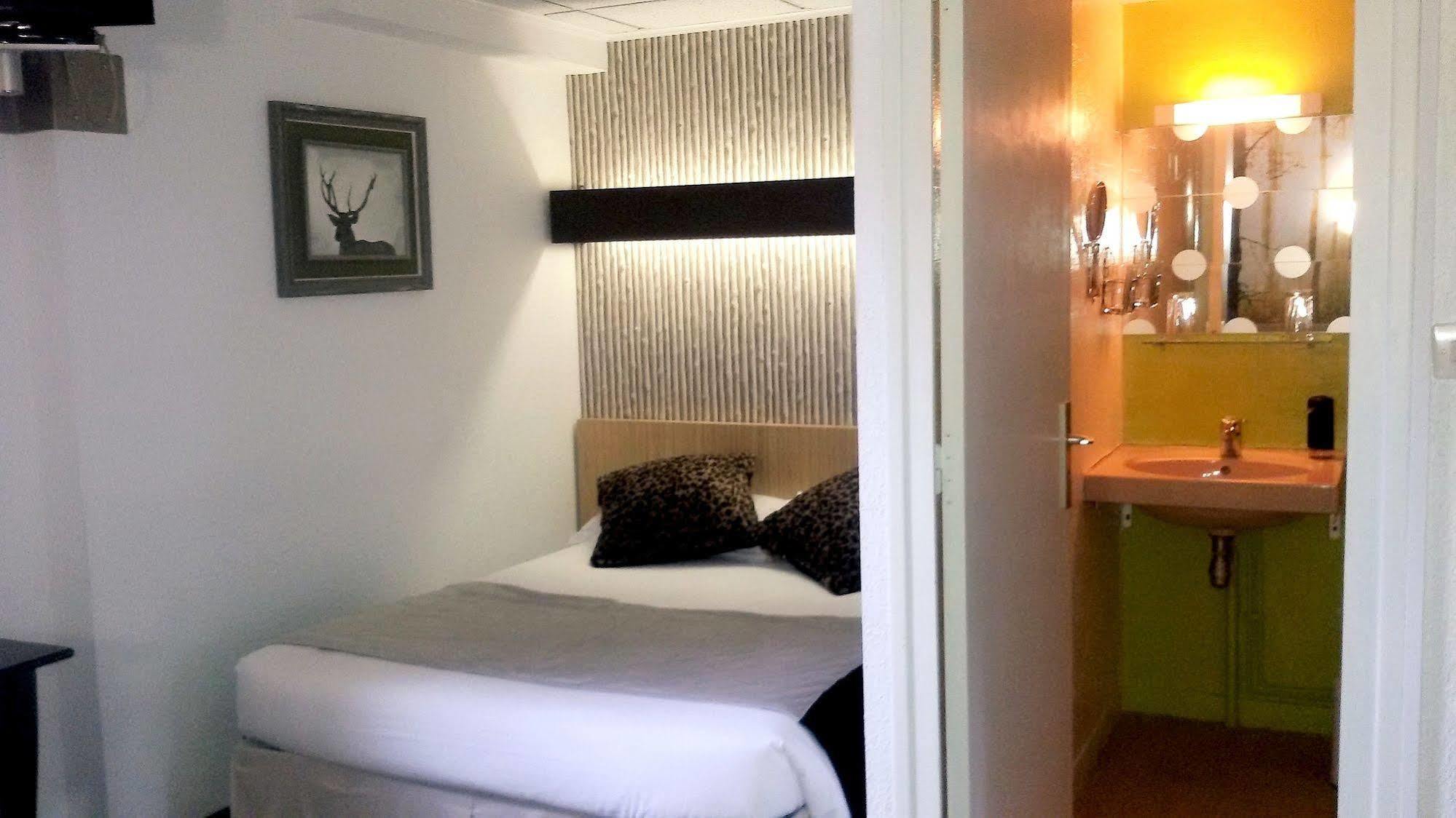 Le Merle Blanc Hotel Logis Digoin Exteriör bild